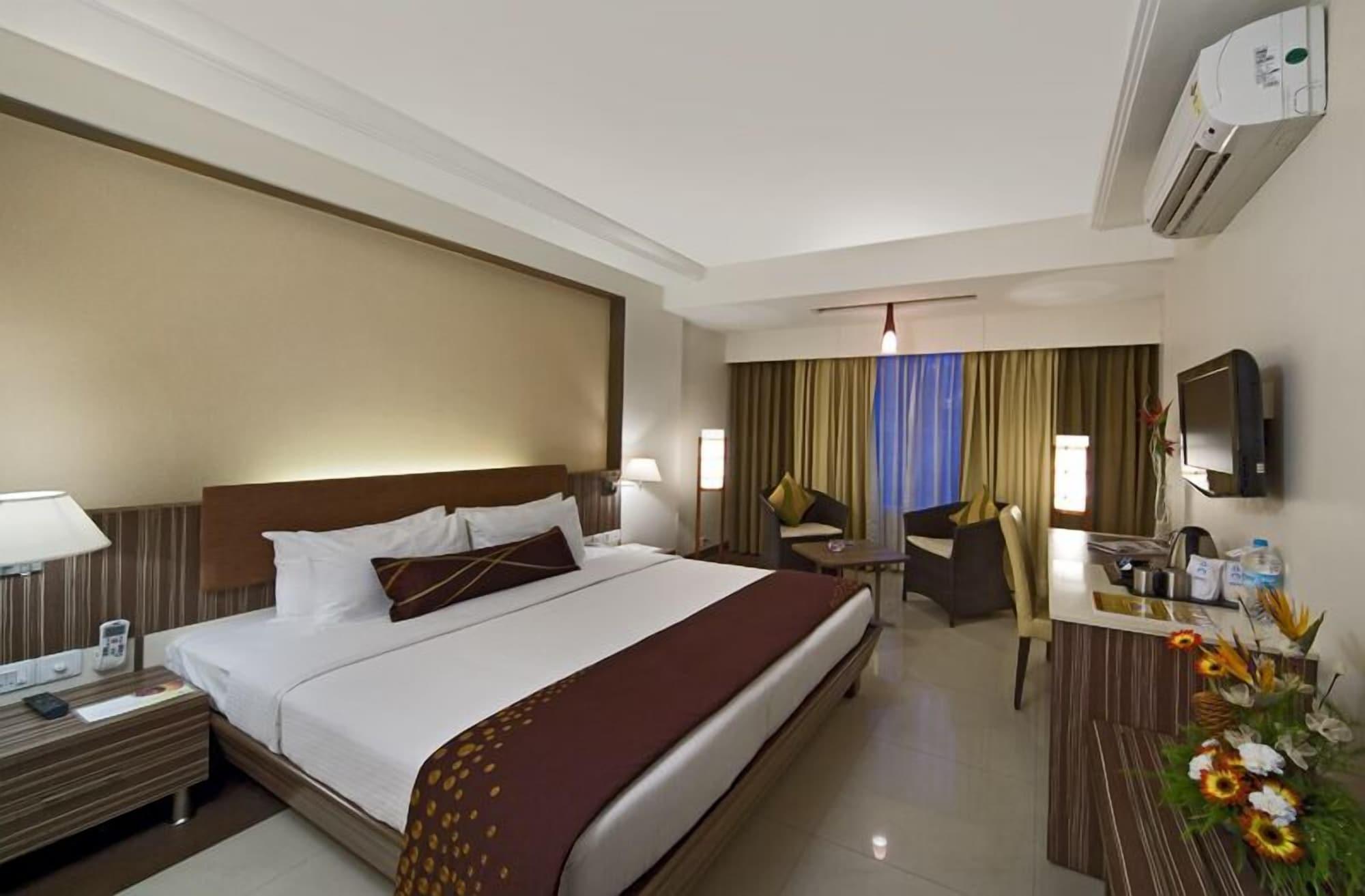 Kapila Business Hotel Пуне Екстер'єр фото