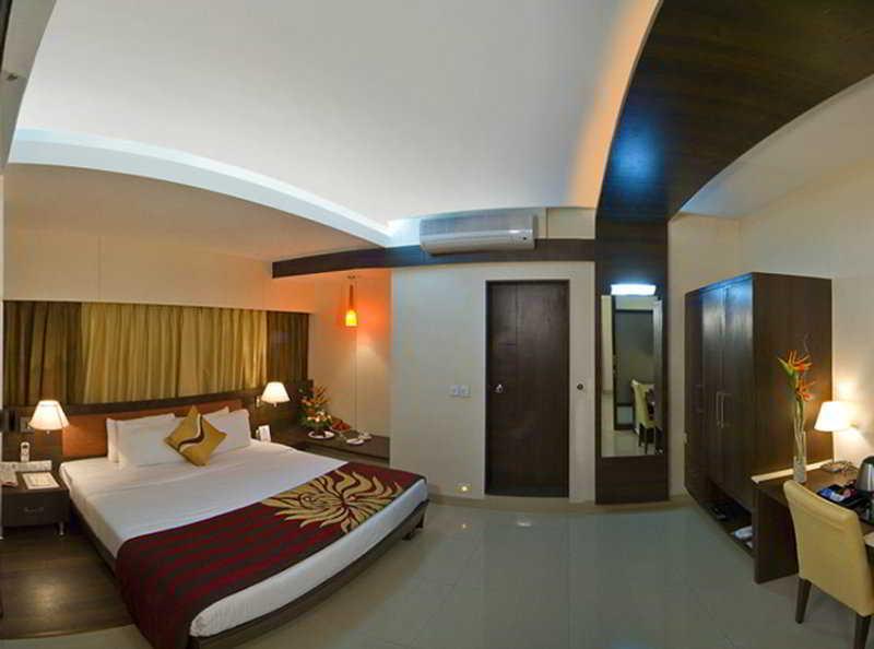 Kapila Business Hotel Пуне Екстер'єр фото