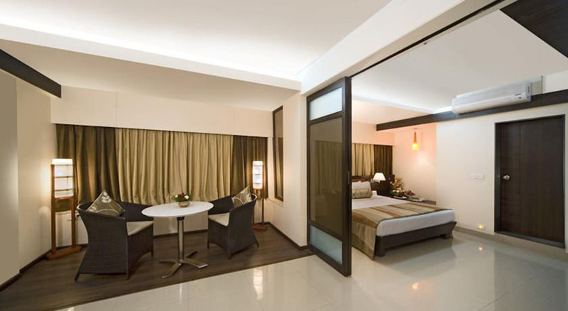 Kapila Business Hotel Пуне Екстер'єр фото