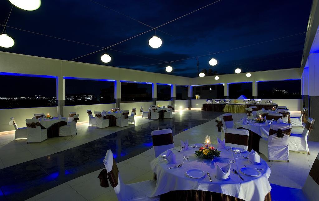 Kapila Business Hotel Пуне Екстер'єр фото