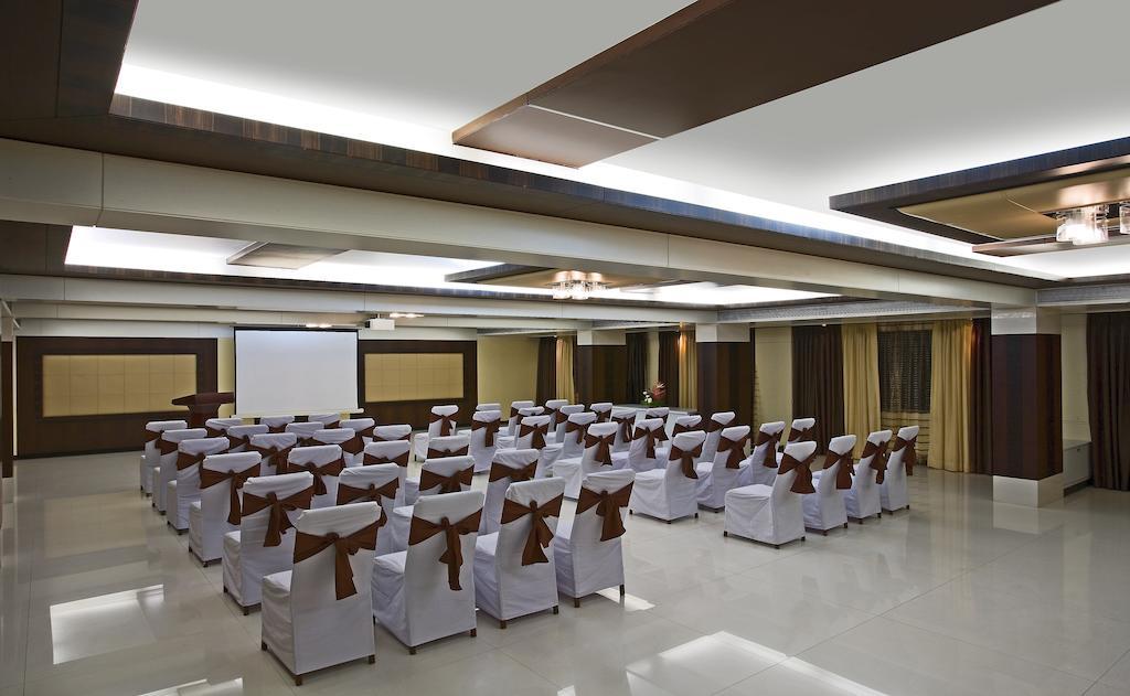 Kapila Business Hotel Пуне Екстер'єр фото