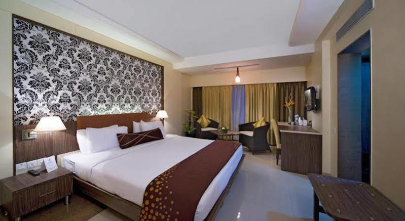 Kapila Business Hotel Пуне Екстер'єр фото